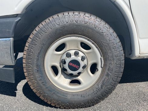 Used 2019 GMC Savana 2500 Work Van image 10