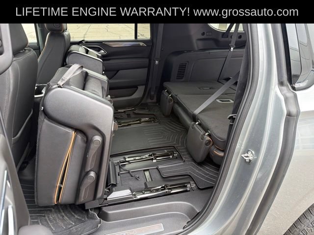 Used 2024 GMC Yukon XL AT4 w/ Technology Package AWD/4WD image 30