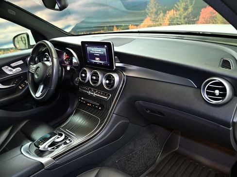 Used 2018 Mercedes-Benz GLC 300 4MATIC image 70