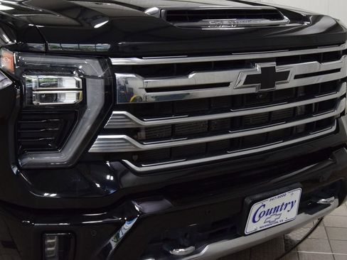 Used 2024 Chevrolet Silverado 3500 High Country w/ High Country Premium Package AWD/4WD image 13