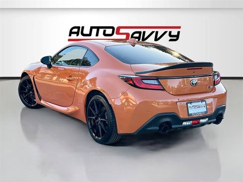 Used 2023 Toyota GR86 10th Anniversary SE image 5