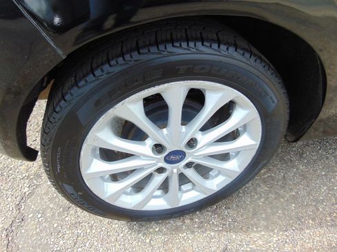 Used 2017 Ford Fiesta Titanium image 29
