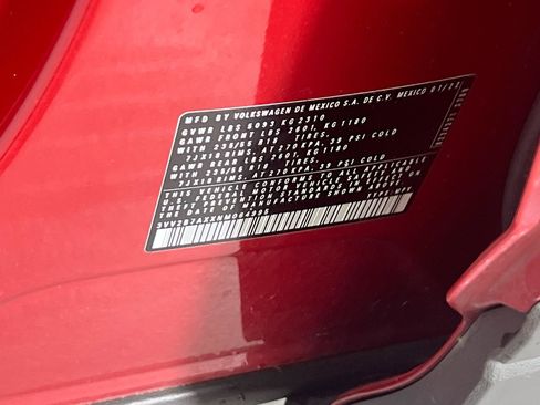 Used 2022 Volkswagen Tiguan SE image 31