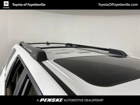 Used 2021 Toyota 4Runner SR5 Premium w/ Moonroof Package AWD/4WD image 8