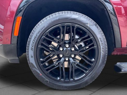 New 2026 Jeep Grand Wagoneer L Limited AWD/4WD image 11