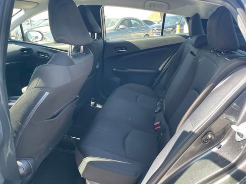 Used 2021 Toyota Prius LE w/ Carpet Mat Package (TMS) FWD image 5