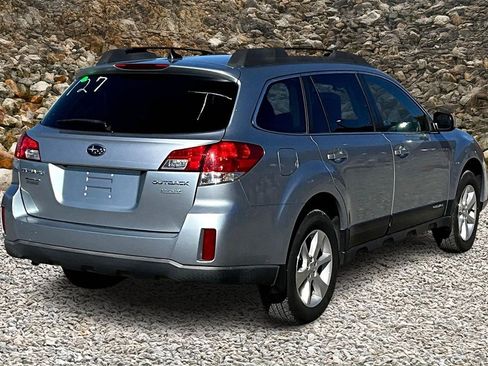 Used 2013 Subaru Outback 2.5i Limited w/ Moonroof Pkg image 2