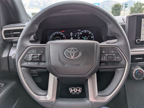 Used 2024 Toyota Tacoma TRD Sport AWD/4WD image 19