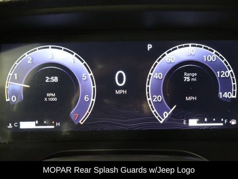 Used 2023 Jeep Grand Cherokee Altitude AWD/4WD image 11