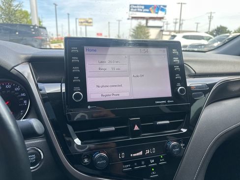 Used 2022 Toyota Camry XSE FWD image 9