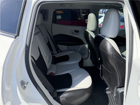 Used 2020 Jeep Compass Latitude AWD/4WD image 21