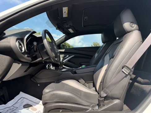 Used 2017 Chevrolet Camaro LT RWD image 14