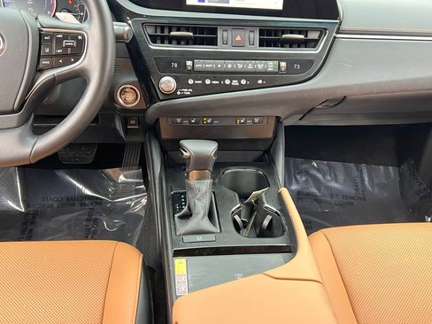 Certified 2024 Lexus ES 350 w/ Premium Package image 12