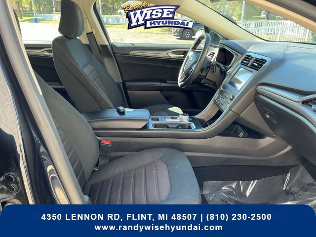 Used 2020 Ford Fusion SE AWD/4WD image 40