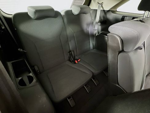 Used 2019 Kia Sorento FWD image 14