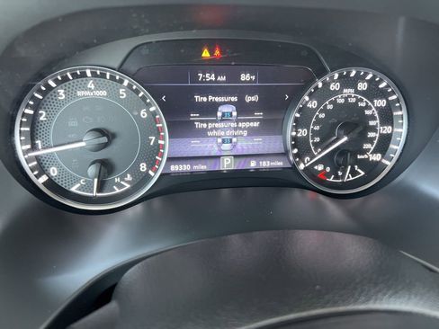 Used 2021 Nissan Armada SV image 17