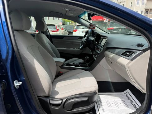 Used 2019 Hyundai Sonata SEL w/ Tech Package 02 FWD image 13