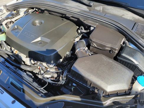 Used 2015 Volvo XC60 T5 Premier w/ Proximity Package FWD image 34