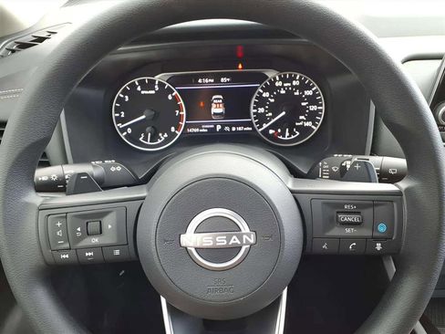 Used 2024 Nissan Rogue SV image 14