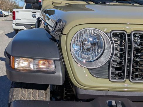 New 2026 Jeep Gladiator Sport image 10