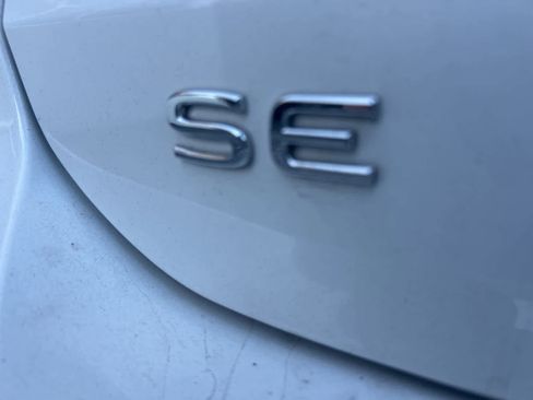 Used 2024 Volkswagen Taos SE image 19