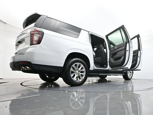 Used 2023 Chevrolet Suburban Premier image 55