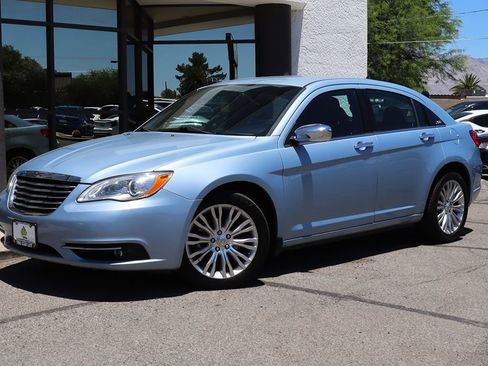 Used 2013 Chrysler 200 Limited FWD image 2