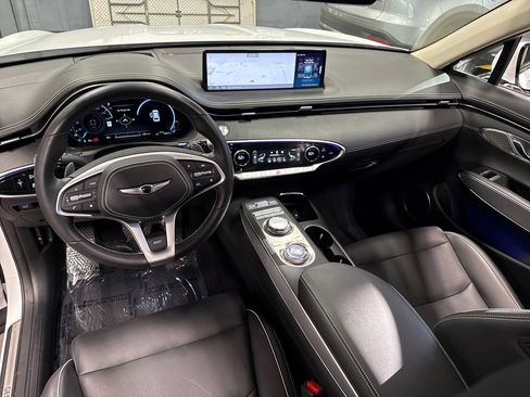 Used 2025 Genesis Electrified GV70 w/ Prestige Package AWD/4WD image 12