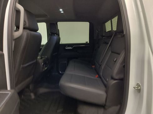 Used 2024 GMC Sierra 2500 SLT w/ SLT Premium Package AWD/4WD image 12