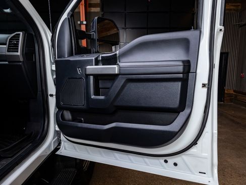 Used 2022 Ford F350 Platinum image 36