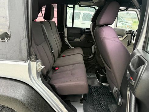 Used 2015 Jeep Wrangler Unlimited Sport w/ Connectivity Group AWD/4WD image 24
