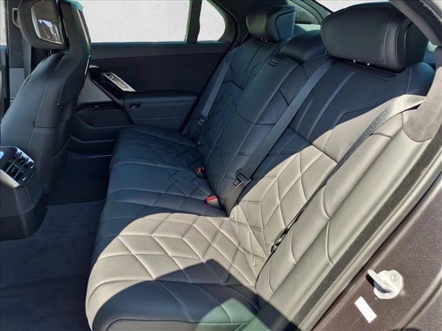 New 2027 BMW 740i w/ Executive Package RWD image 15