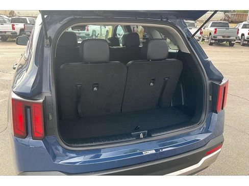 Used 2024 Kia Sorento S w/ Panoramic Sunroof Package FWD image 10