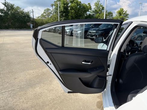 Used 2023 Nissan Sentra S FWD image 21