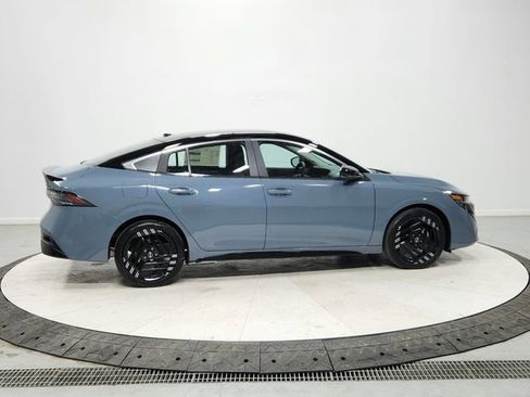 New 2026 Nissan Sentra SR w/ Floor Mat Package image 8