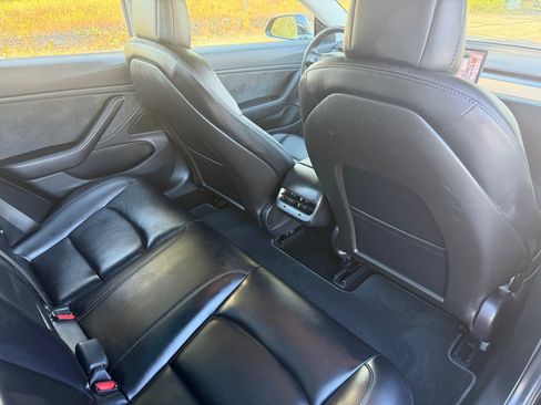 Used 2018 Tesla Model 3 RWD image 15