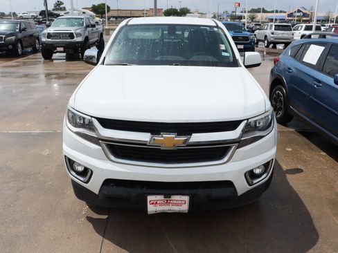 Used 2017 Chevrolet Colorado LT w/ LT Convenience Package image 4