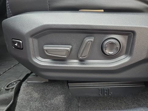 Used 2024 Toyota Sequoia Platinum AWD/4WD image 15