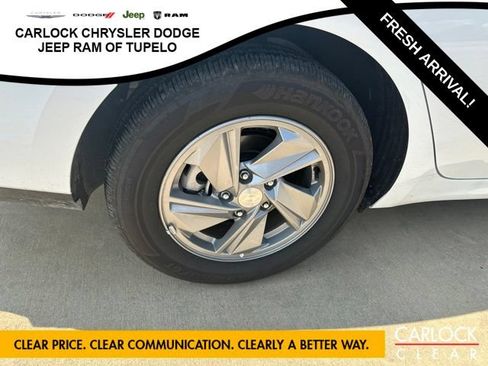 Used 2026 Hyundai Elantra SE FWD image 11