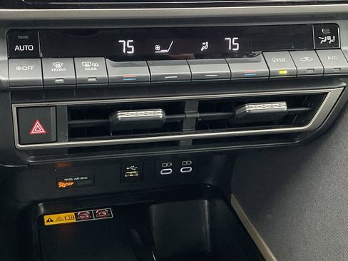 Used 2025 Toyota Camry LE image 32