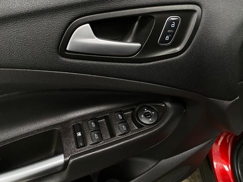 Used 2017 Ford Escape SE image 27