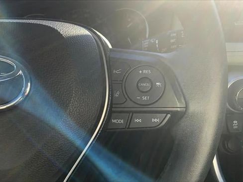 Used 2021 Toyota RAV4 Limited w/ Carpet Mat Package (TMS) image 19