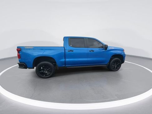 Used 2025 Chevrolet Silverado 1500 LT Trail Boss w/ Convenience Package II image 9