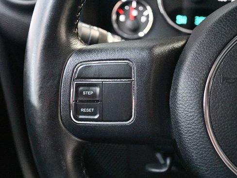 Used 2014 Jeep Wrangler Unlimited Sahara AWD/4WD image 18
