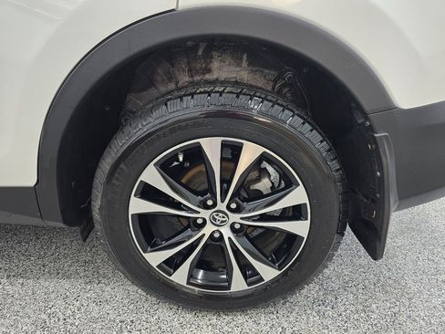 Used 2015 Toyota RAV4 Limited image 30