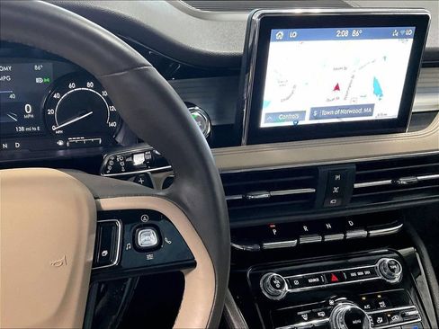 Used 2021 Lincoln Corsair AWD w/ Premium Package image 19