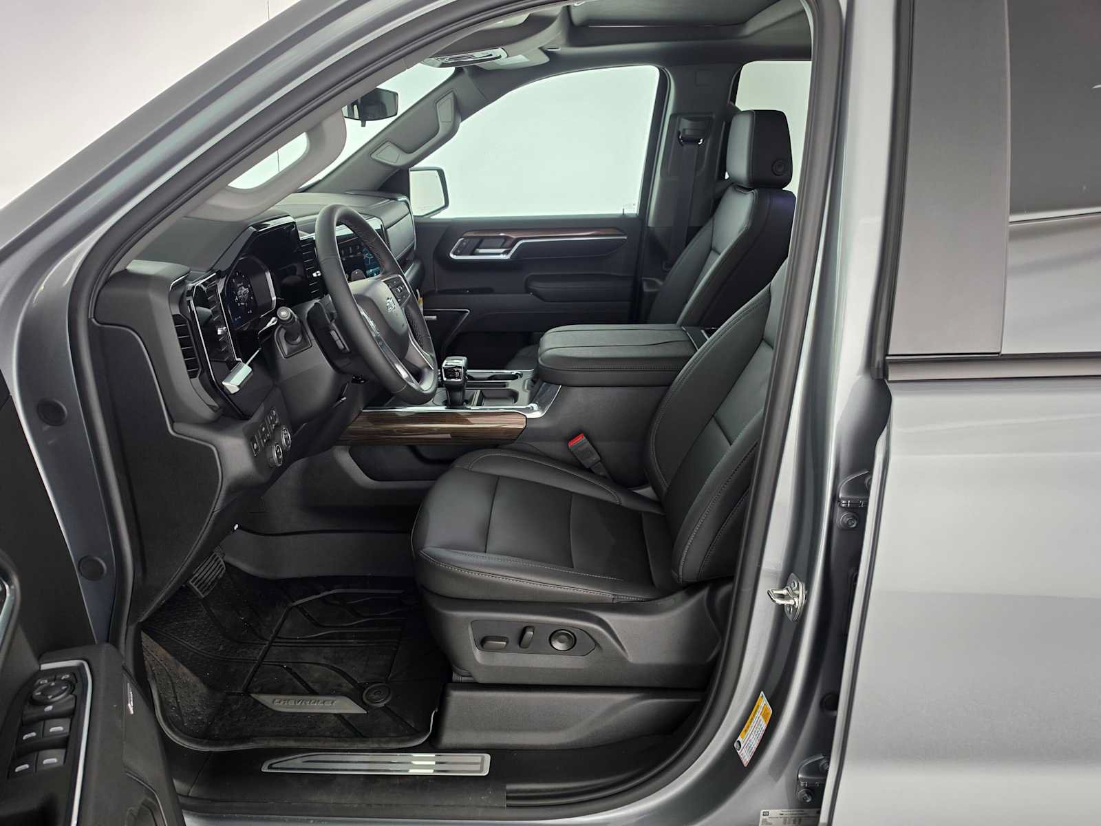 New 2026 Chevrolet Silverado 1500 RST w/ Redline Edition AWD/4WD image 20