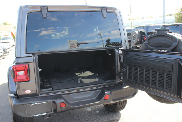 Used 2025 Jeep Wrangler Unlimited Sahara AWD/4WD image 25