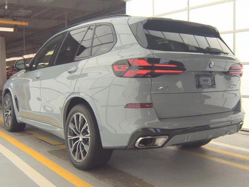 Used 2024 BMW X5 xDrive40i w/ M Sport Package image 5