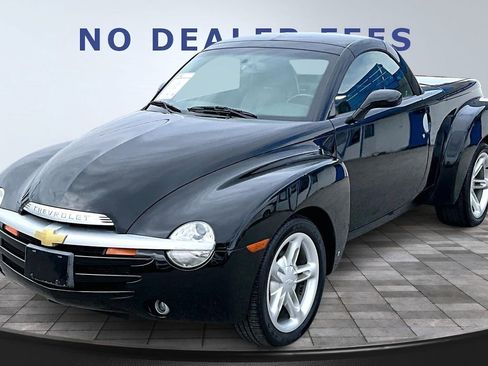 Used 2006 Chevrolet SSR w/ Preferred Equipment Group image 1